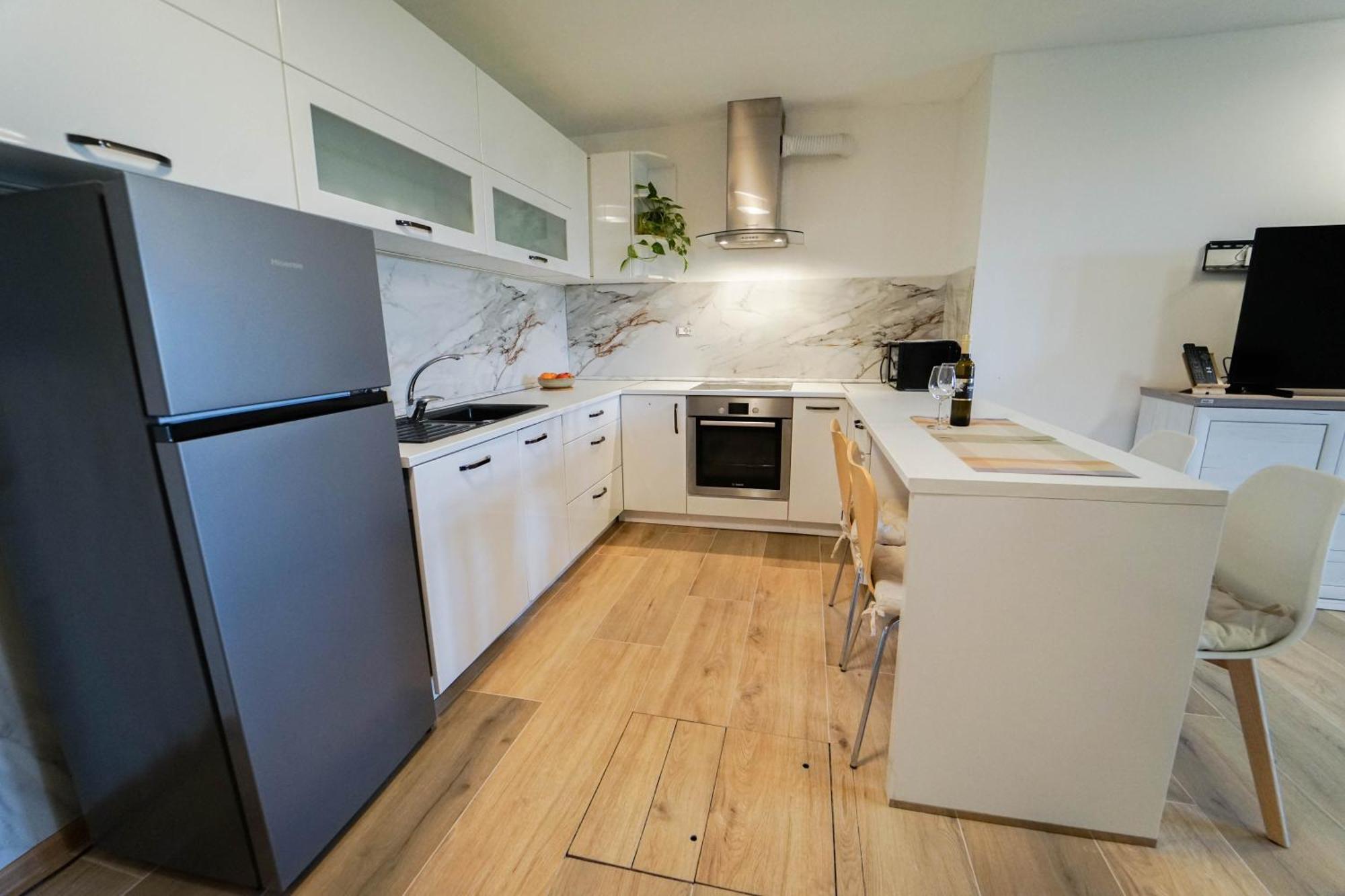 Apartment Moon Pobegi Экстерьер фото