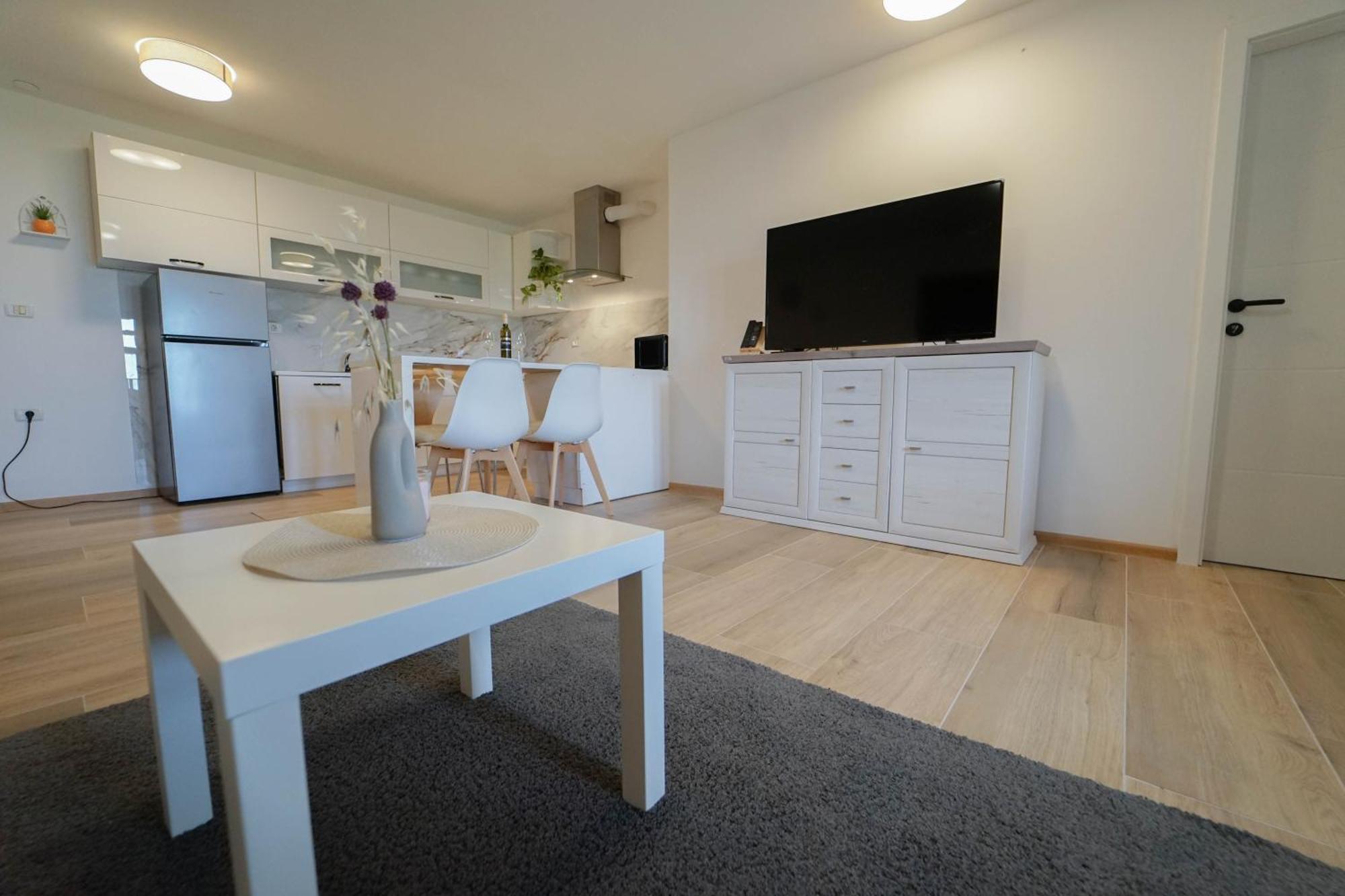 Apartment Moon Pobegi Экстерьер фото