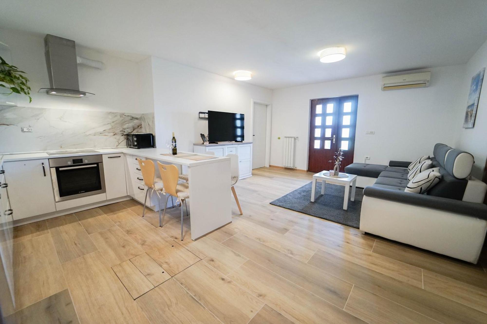 Apartment Moon Pobegi Экстерьер фото